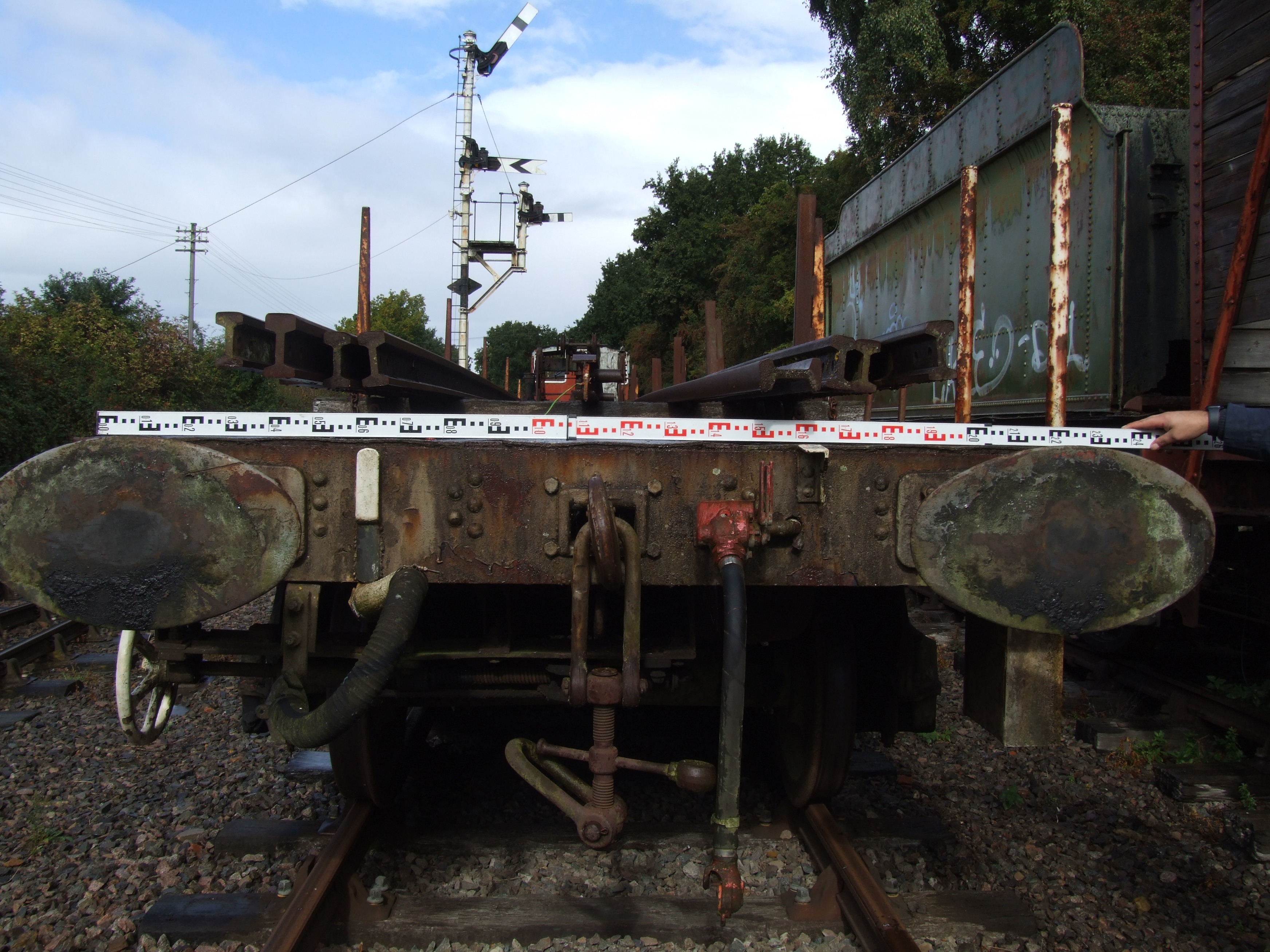 Another end view of the buffers 