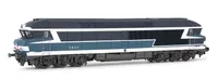 SNCF, locomotive diesel classe CC 72034, livrée bleu/blanc avec plaques d’immatriculation, ép. IV