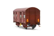 SNCF, 2-axle closed wagon G4 with rear light, period IV. Suitable AC wheelsets for this item: HC6101 (11,27 x 24,25 mm)