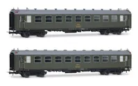RENFE, 2-unit set of 5000 coaches, consisting of 2 x BB4 2nd class, with old bellows, in olive green livery, ep. IV