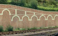 High Stepped Arched Retaining Walls x 2 (Red Brick)