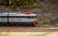 FS, schwere sechsachsige Elektrolokomotive der Reihe E.656, 4. Serie in OriginalFarbgebung, ohne Regenrinne, mit Dämpfern, Ep. V, mit DCC-Sounddecoder