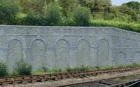 Mid Level Arched Retaining Walls x2 (Engineers Blue Brick)