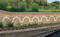 Low Level Arched Retaining Walls x2 (Red Brick)