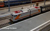 FS, 6-axle electric locomotive E.646 "Navetta", MDVC livery, silver roof, Triplex windows, side dampers, ep. V