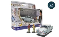 Harry Potter Flying Ford Anglia with Harry Potter and Ron Weasley Figurines