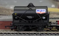 RailRoad: Mobil - 12T Tank Wagon