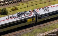 FFS, set base di 4 unità, treno ad alta velocità ad assetto variabile ETR 470, livrea argento con strisce blu, ep. V