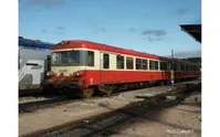 SNCF, 2-unit railcar EAD X 4700 (XBD 4732 + XRAB 8729), red and cream livery, period IV