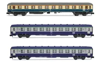 3-tlg. Set Reisezugwagen „D242 Paris – Berlin – Warszawa“, bestehend aus 1 x DB Am in blau-beiger Farbgebung und 2 x SNCF DEV AO B10, Ep. IV