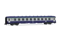 3-tlg. Set Reisezugwagen „D242 Paris – Berlin – Warszawa“, bestehend aus 1 x DB Am in blau-beiger Farbgebung und 2 x SNCF DEV AO B10, Ep. IV