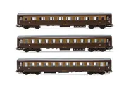 FS, 3-unit set of coaches, including 1 1st class Type 1946 Az13010 coach and 2 3rd class Type 1946 Cz33010 coaches, castano/isabella livery, period III. Suitable AC wheelsets for this item: HC6102 (10,50 x 24,50 mm)