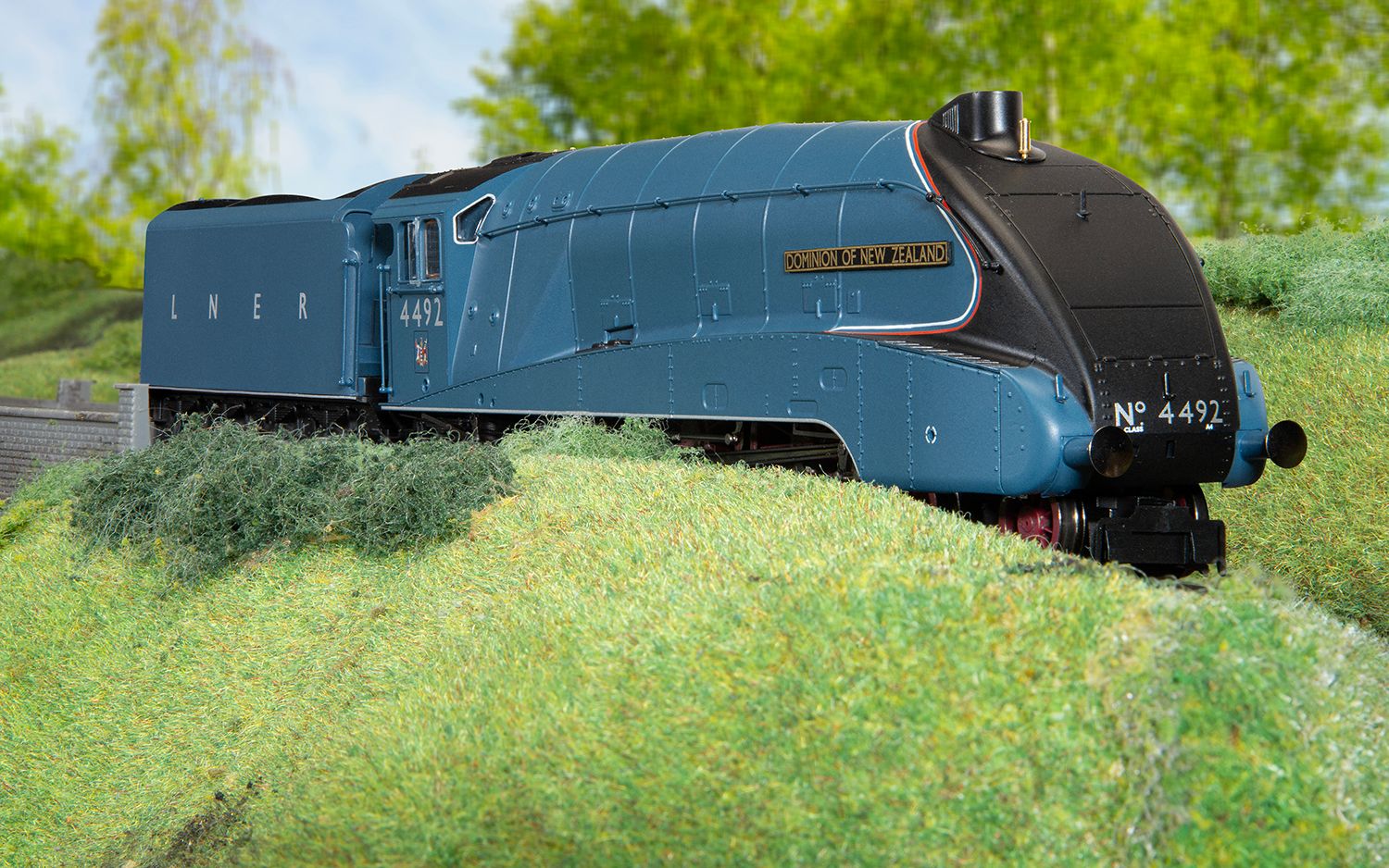 Dublo LNER Class A4 Dominion of New Zealand 4492 Dublo LNER Class A4 Dominion of New Zealand 4492