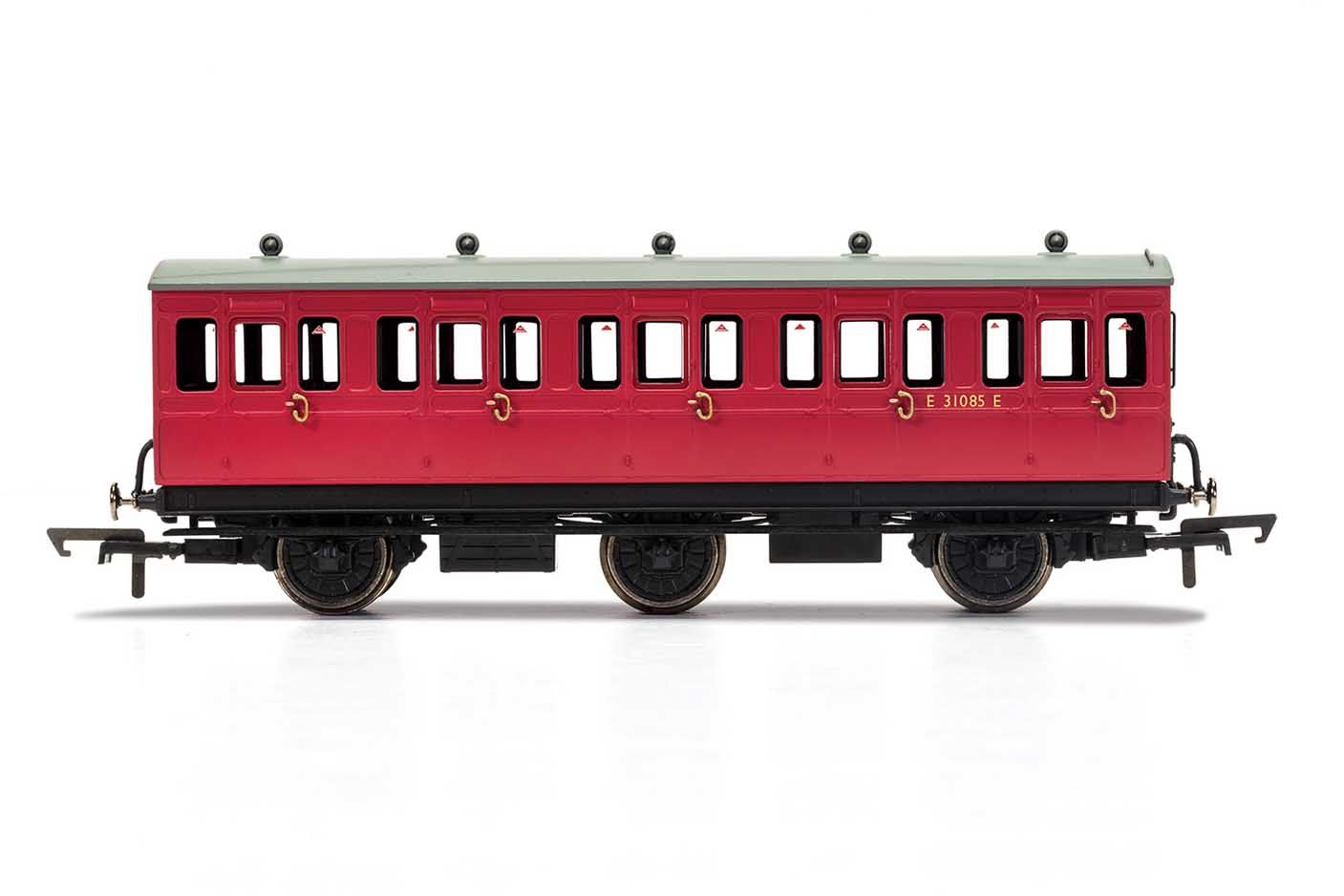 BR, 6 Wheel Coach, 3rd Class, E31085 - Era 4 BR, 6 Wheel Coach, 3rd Class, E31085 - Era 4