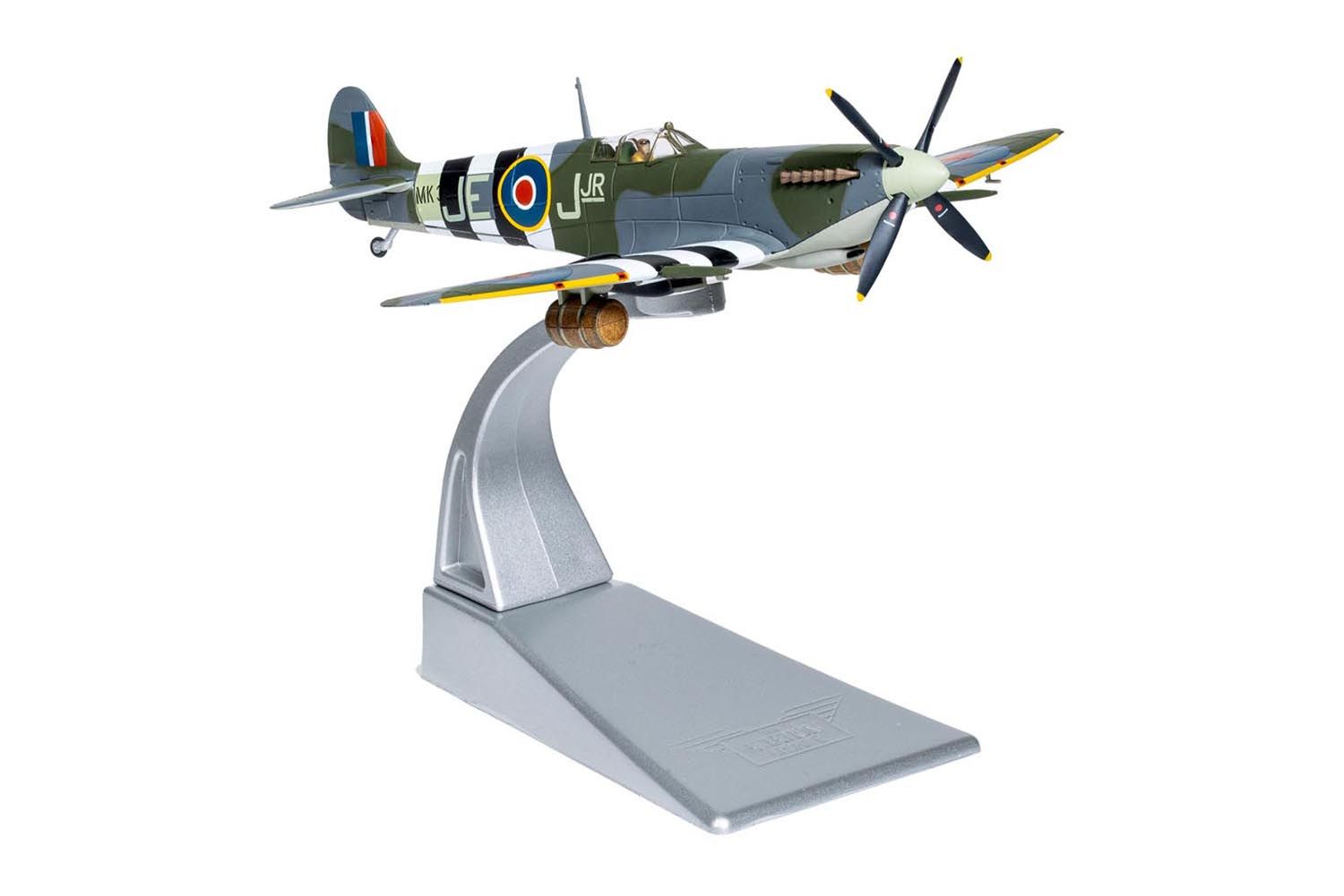 AA29101 Supermarine Spitfire Mk.IX W Cdr. J.E. Johnson