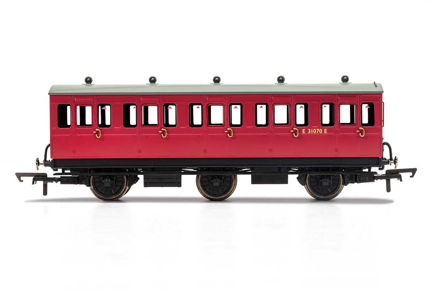 BR, 6 Wheel Coach, 3rd Class, E31070 - Era 4