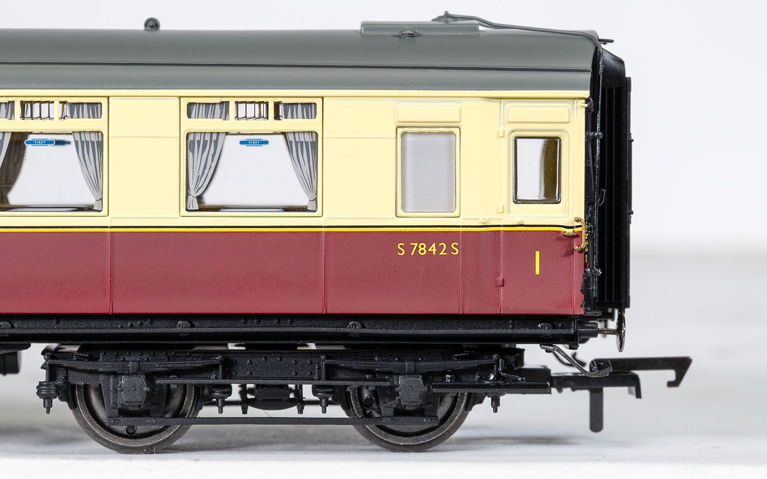 R40222 BR, Maunsell Dining Saloon First, S 7842 S - Era 5