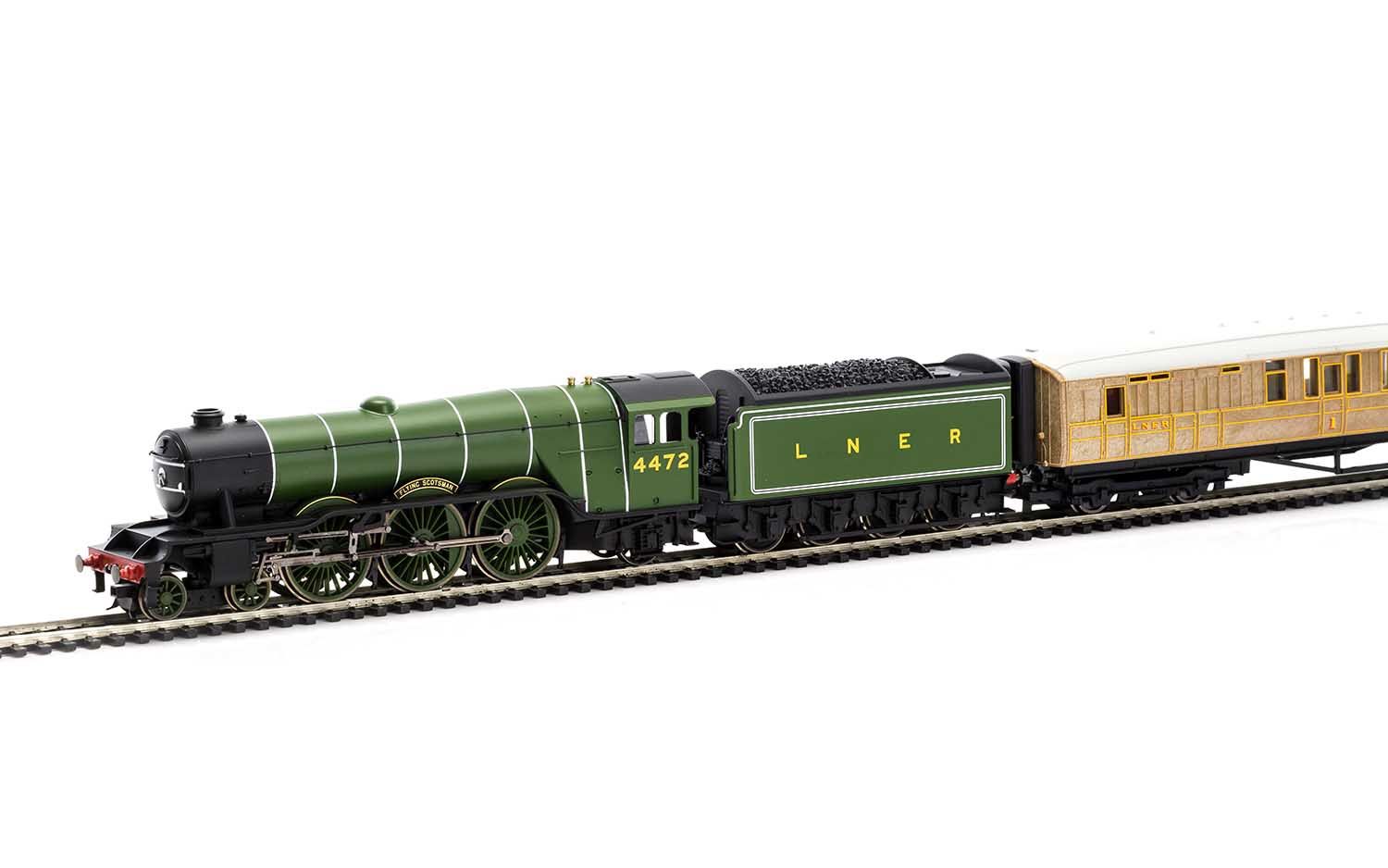 Hornby flying scotsman train hot sale pack