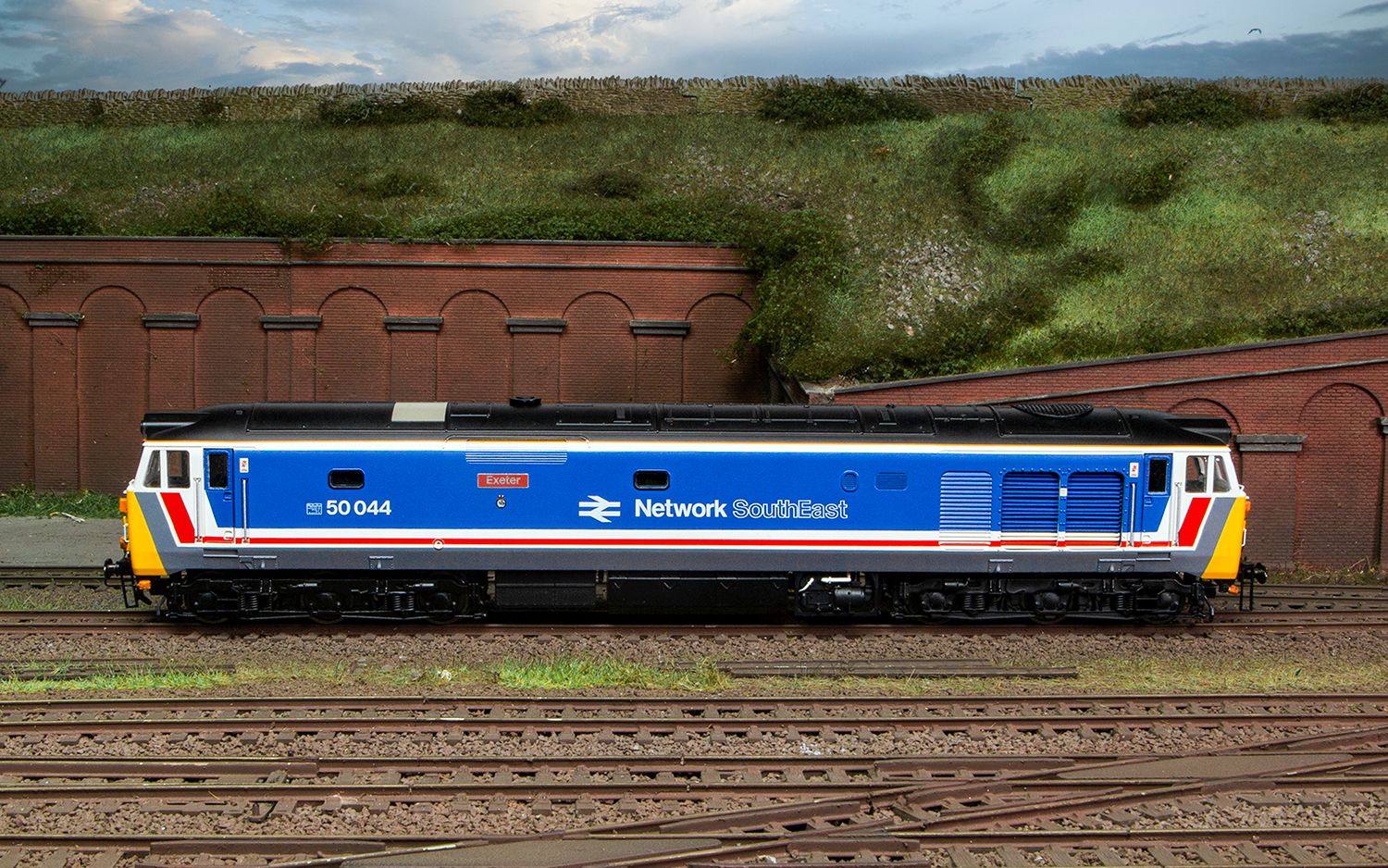 BR, Class 50, Co-Co, 50044 'Exeter' - Era 7 BR, Class 50, Co-Co, 50044 'Exeter' - Era 7