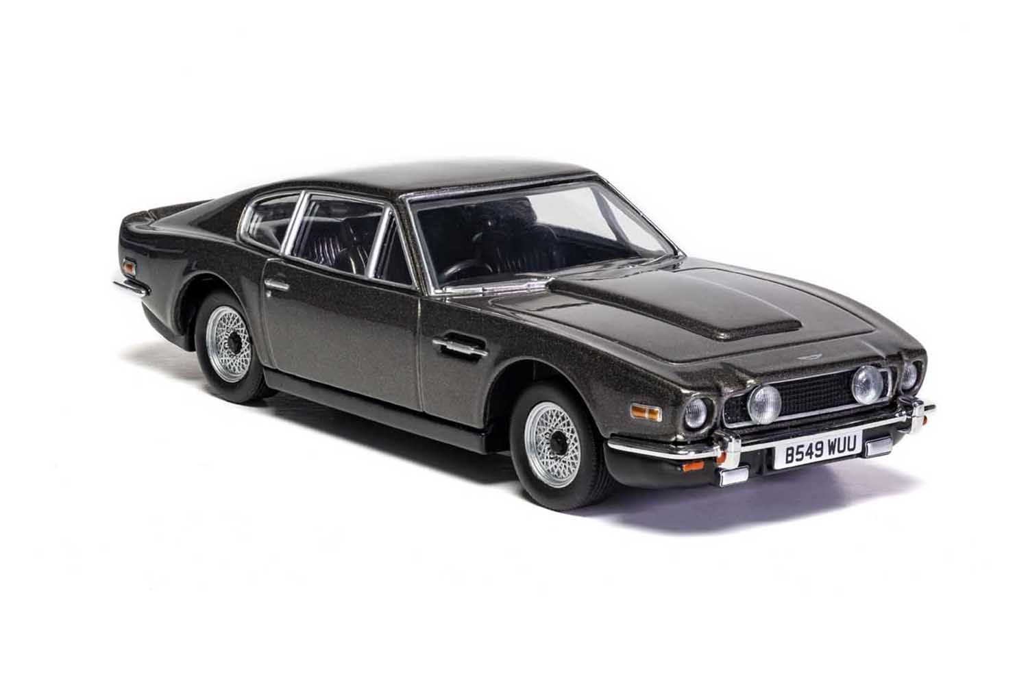 Aston martin v8 vantage diecast model shop