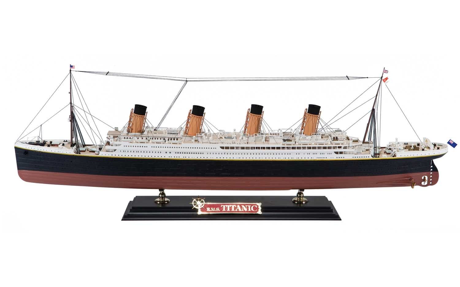 A50146A RMS Titanic Gift Set 1:400
