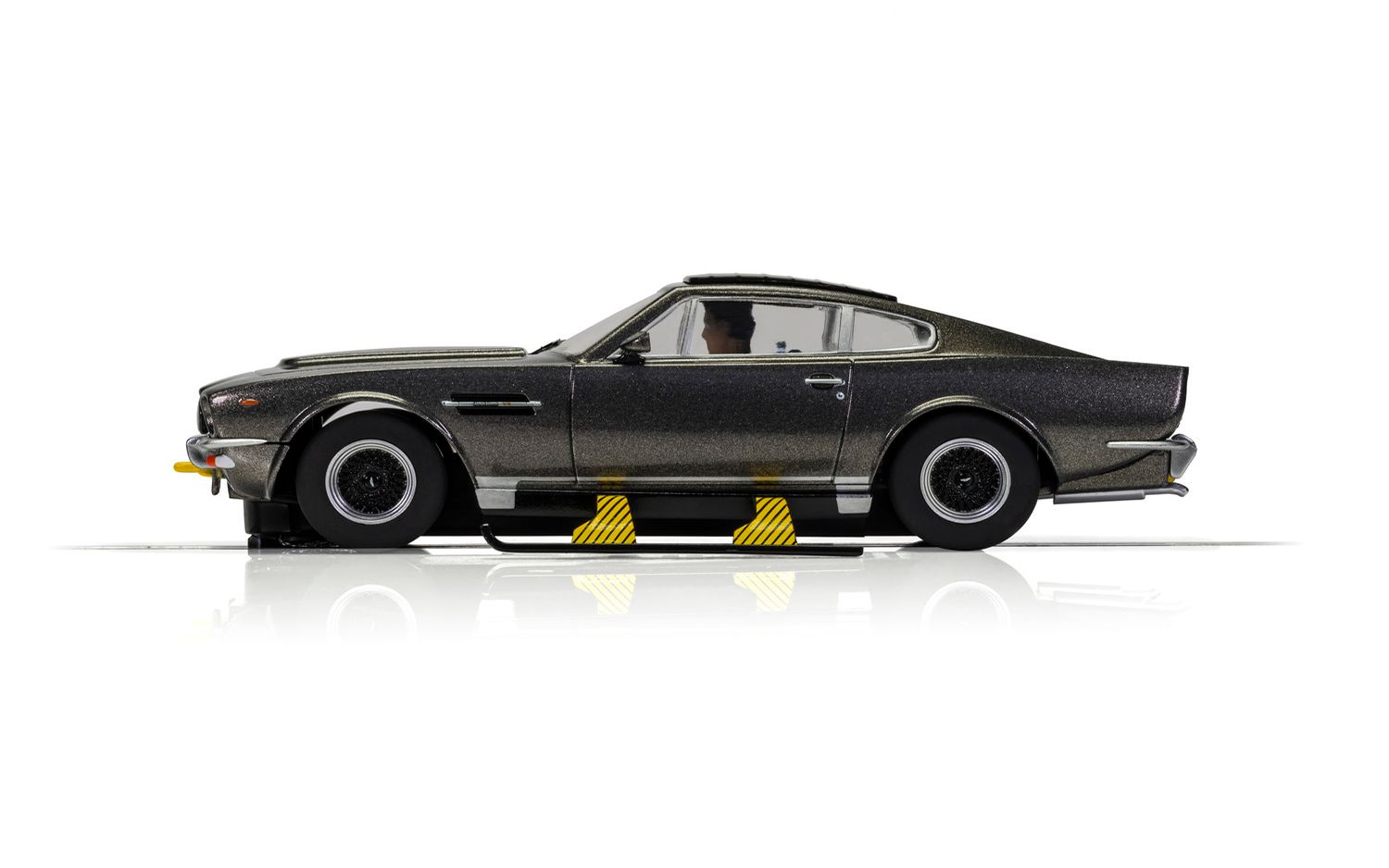 C4239 James Bond Aston Martin V8 - The Living Daylights