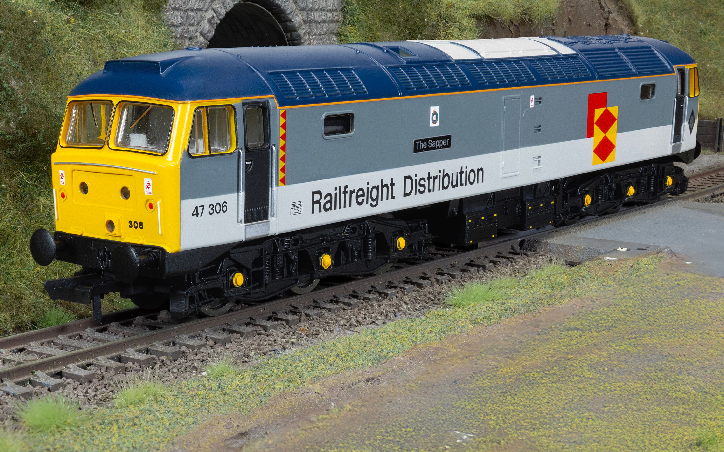 RailRoad - Railfreight Distribution - Class 47 - 'The Sapper' 47306