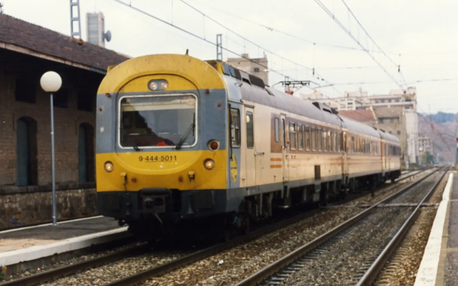 RENFE, electric unit 444-500, Estrella livery, period IV