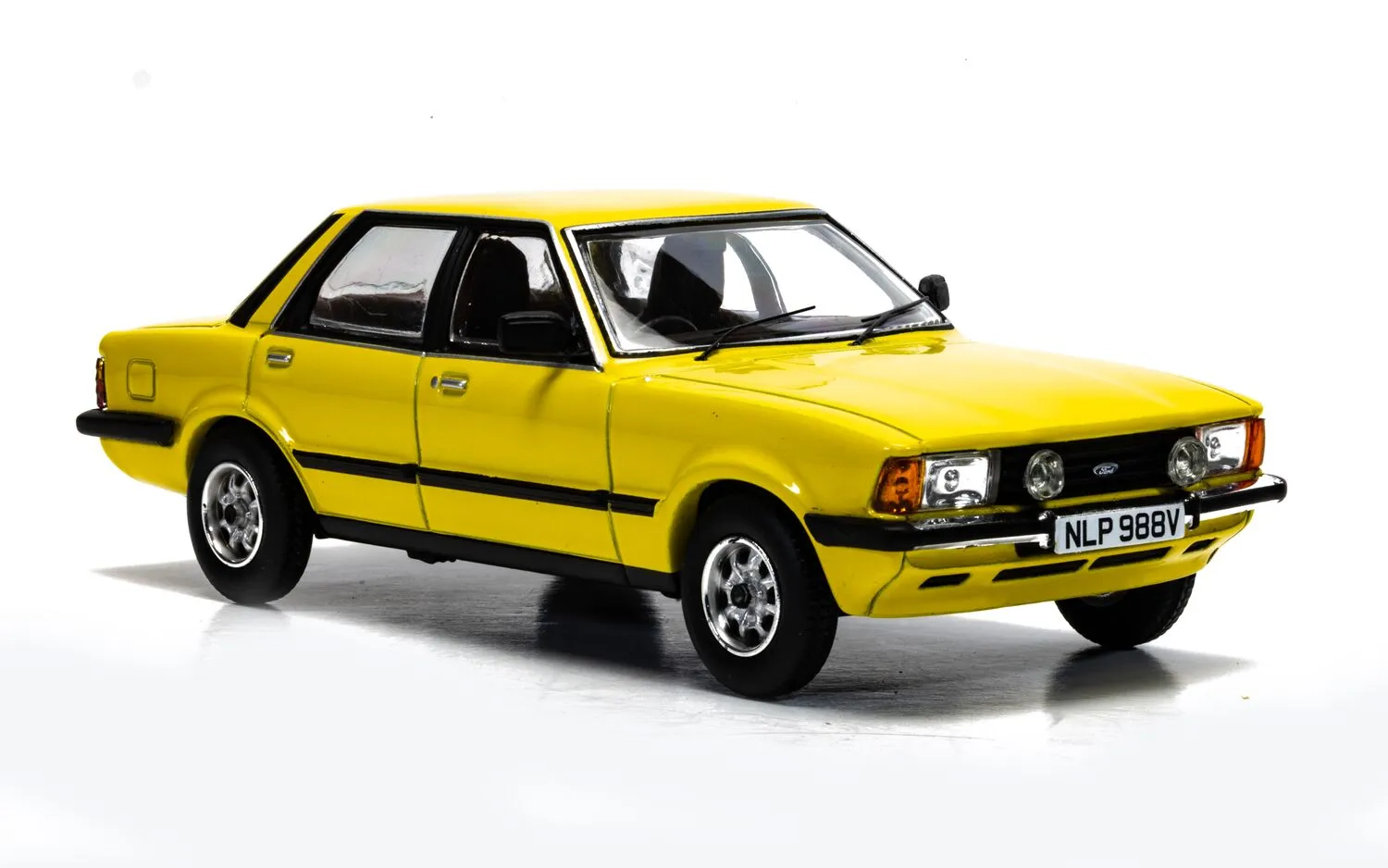 Ford Cortina Mk5 2.0 GLS, Signal Yellow