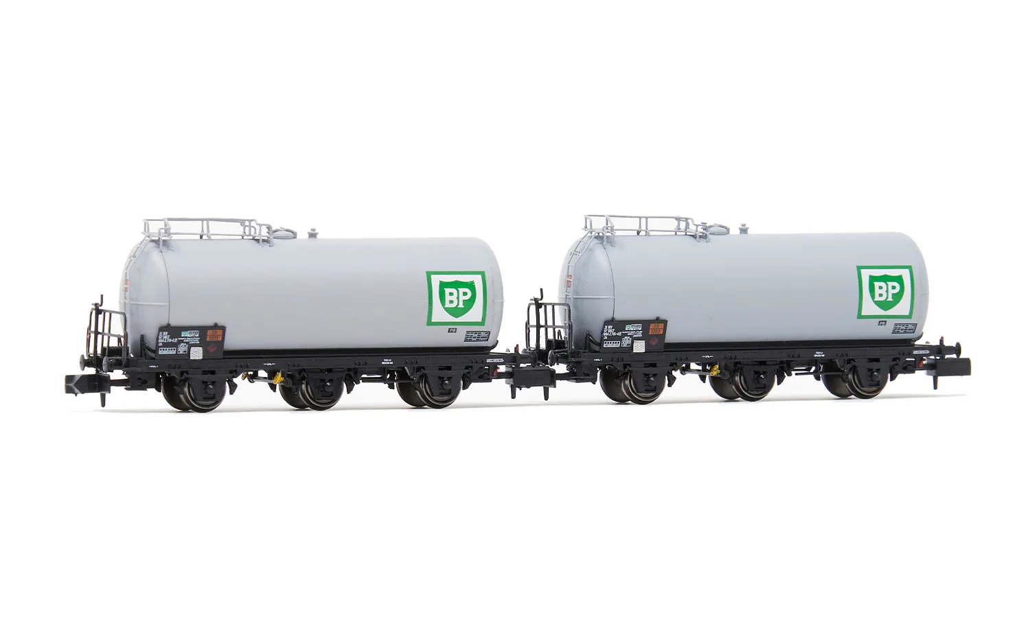 SNCF, 2-unit pack of 3-axle tank wagons, "TOTAL", ep. III