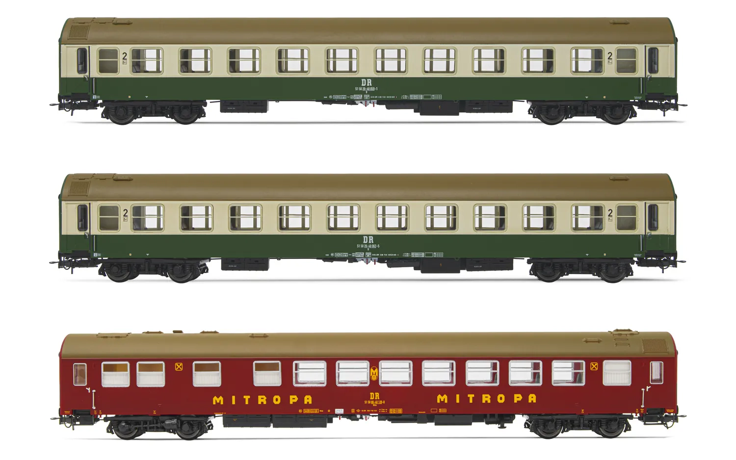 DR, 3-tlg. Set OSShD Typ B Reisezugwagen, bestehend aus 2 x 2. Kl. Wagen B in beige/gruner Lackierung und 1 x Speisewagen WR in roter Lackierung, Ep. IV