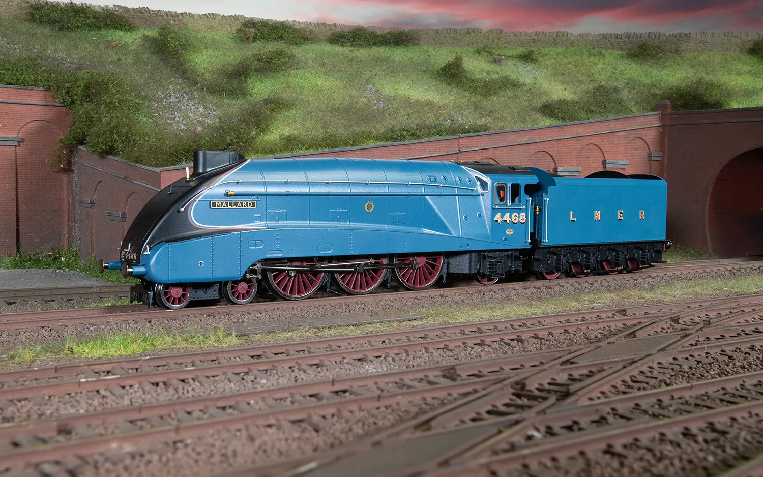 Hornby Dublo: LNER, A4 Class, 4-6-2, 4468 'Mallard': Great Gathering 10th Anniversary - Era 10