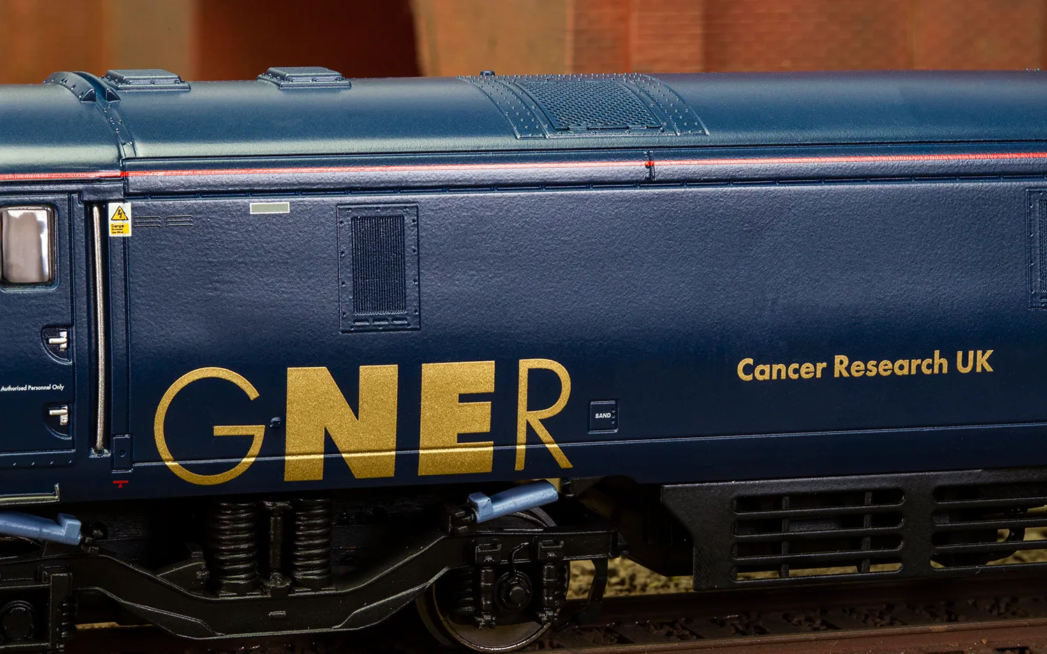 GNER, Class 91, Bo-Bo, 91117 'Cancer Research UK' - Era 10