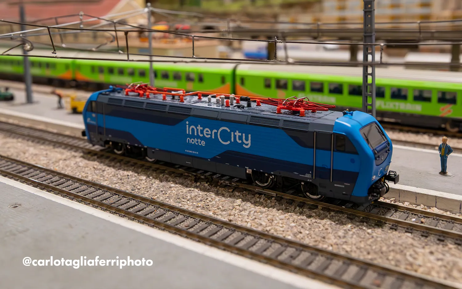 FS, electric locomotive E.402B in new "Intercity Notte" new blue livery, ep. VI