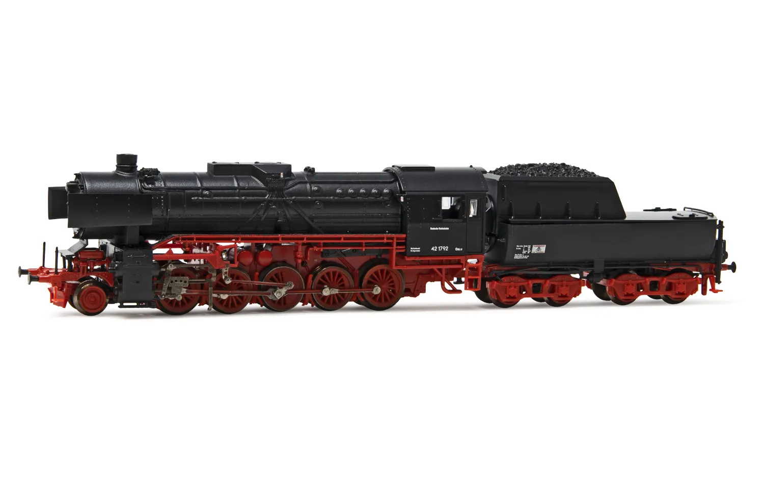 DR, locomotiva a vapore classe 42, livrea rossa/nera, con terza luce di testa, ep. III