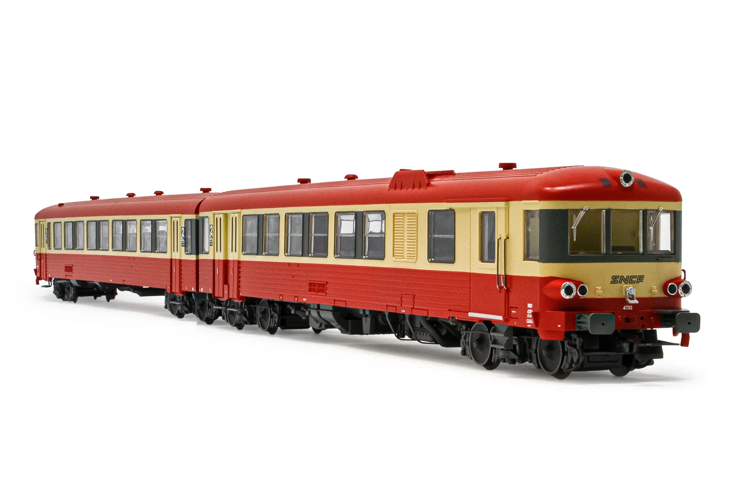 SNCF, autorail diesel EAD X 4700 (XBD 4732 + XRAB 8729), livrée rouge/beige, ép. IV