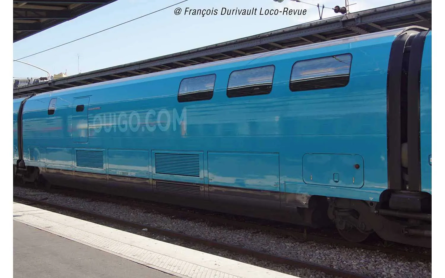 SNCF, coffret supplémentaire de 3 voitures, TGV Duplex Ouigo, composé de 2 x voitures de ex 1ére classe et 1 x voiture bar, ép. VI
