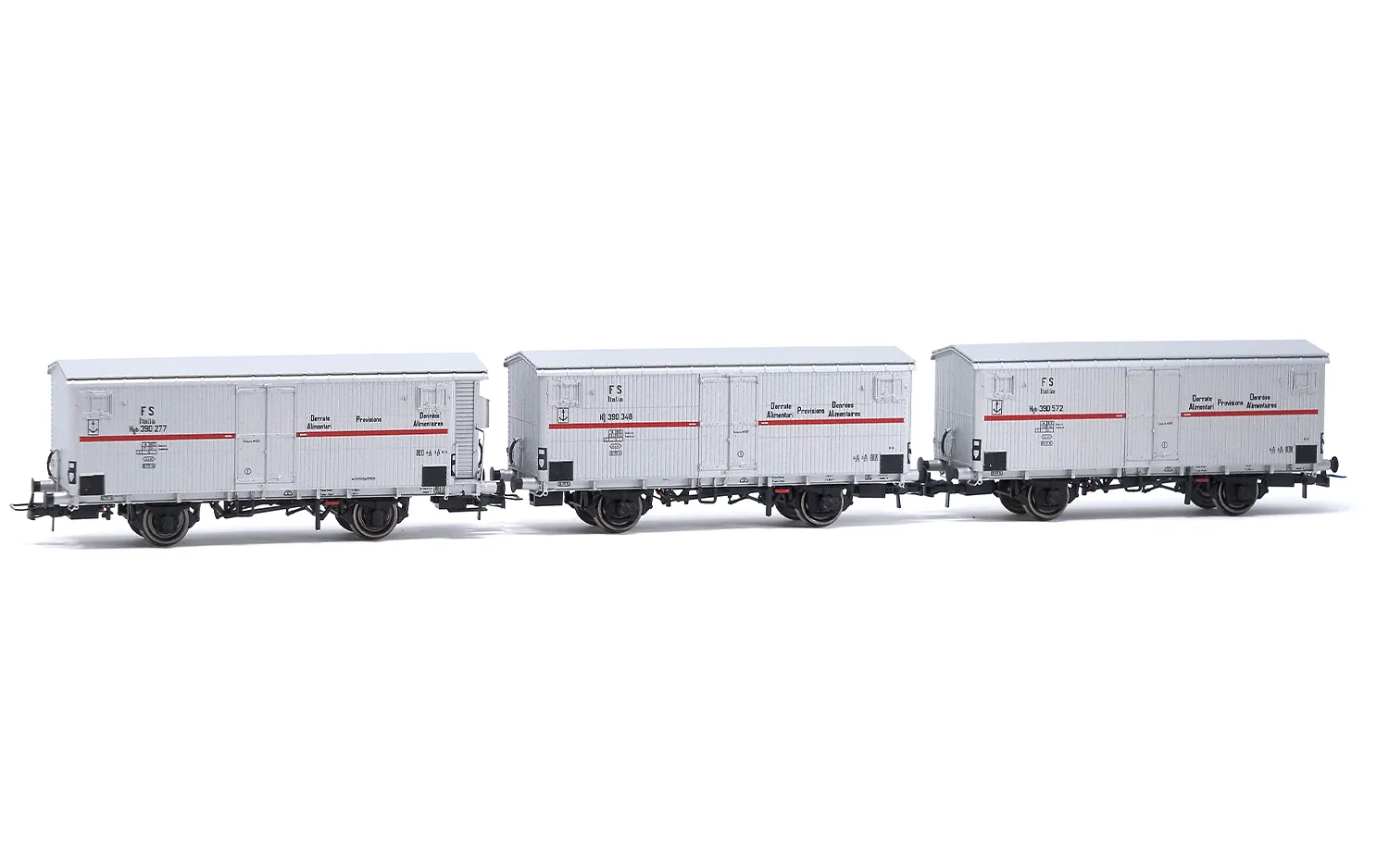 FS, 3-unit pack refrigerated wagons Hgb 2-axles (2 metallic without brakeman's cab, 1 wooden with), white, red stripe, ep. III