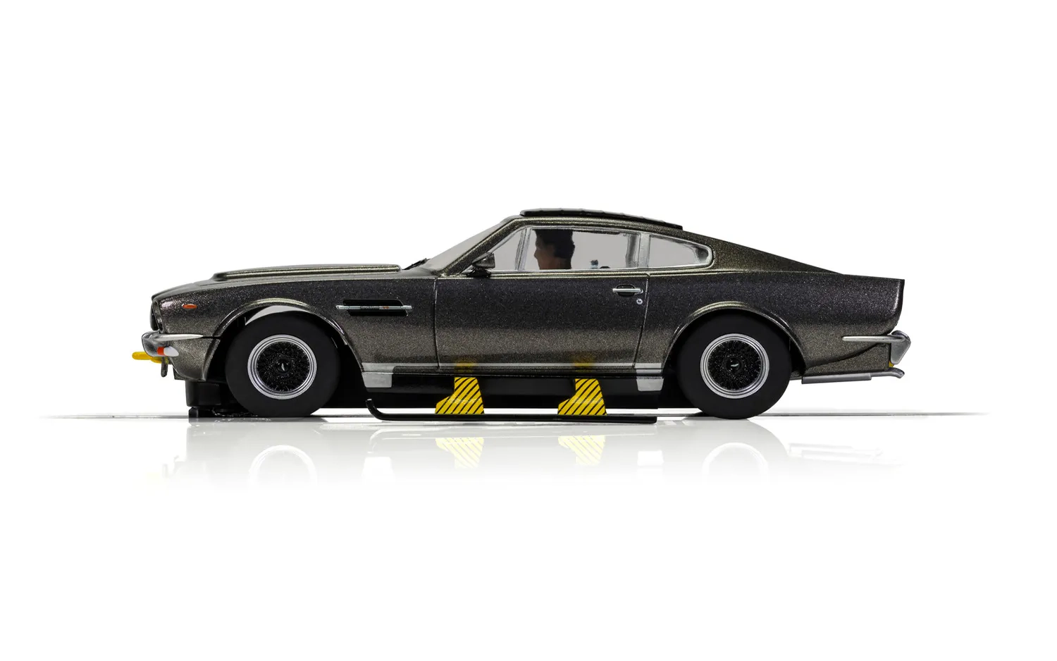 James Bond Aston Martin V8 - The Living Daylights