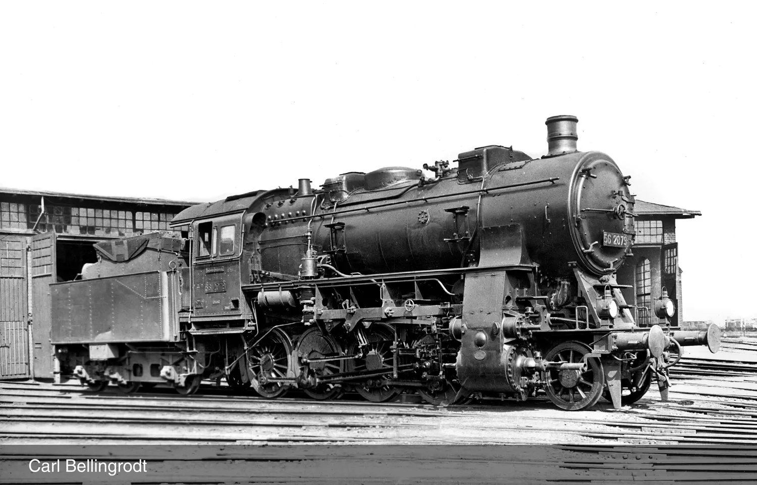 DRG, Dampflokomotive Baureihe 56.20, dreidomiger Kessel, in schwarz/roter Lackierung, Ep. II, mit DCC-Sounddecoder