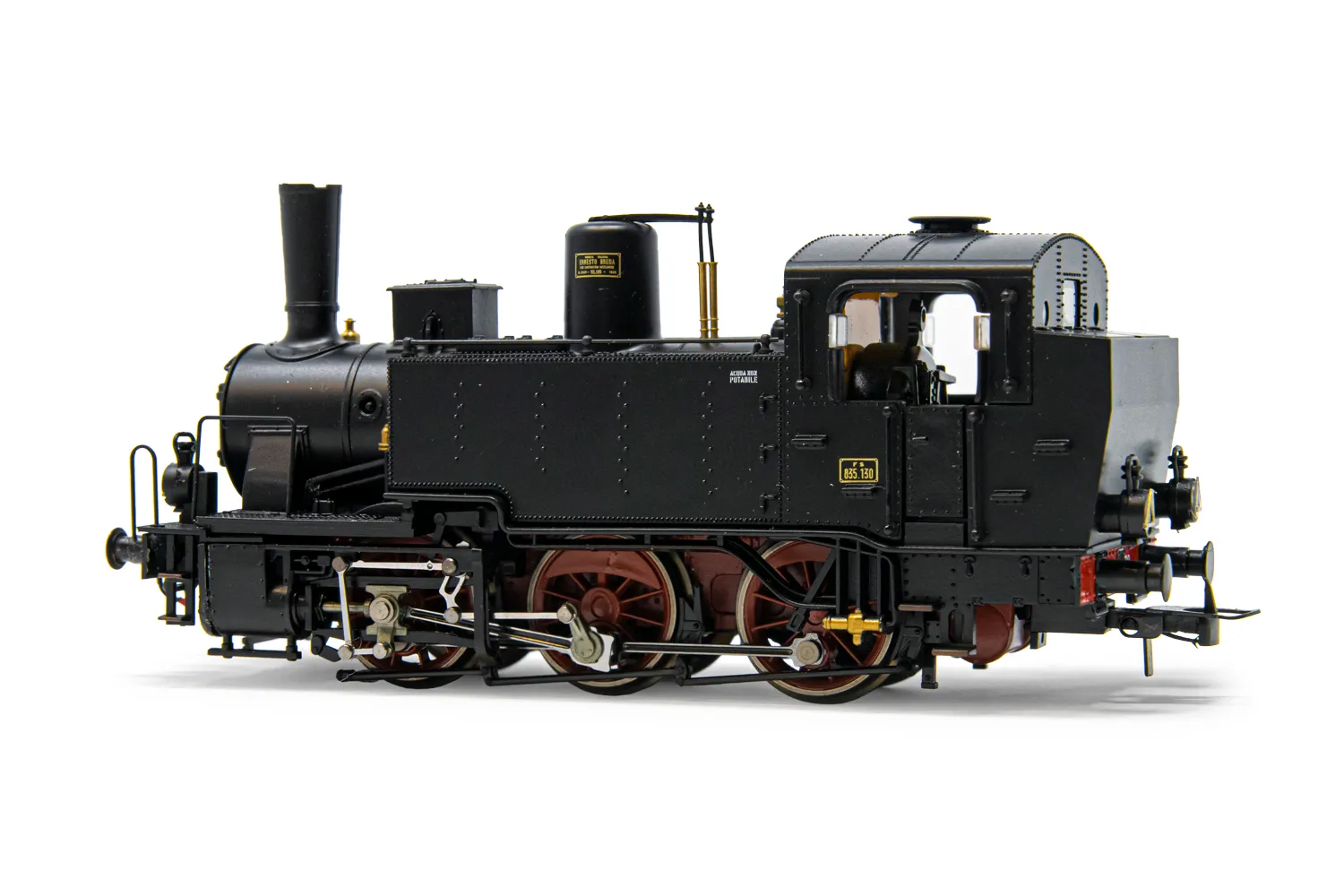 FS, locomotiva a vapore Gr. 835, fanali a petrolio, casse acqua chiodate, ep. III-IV
