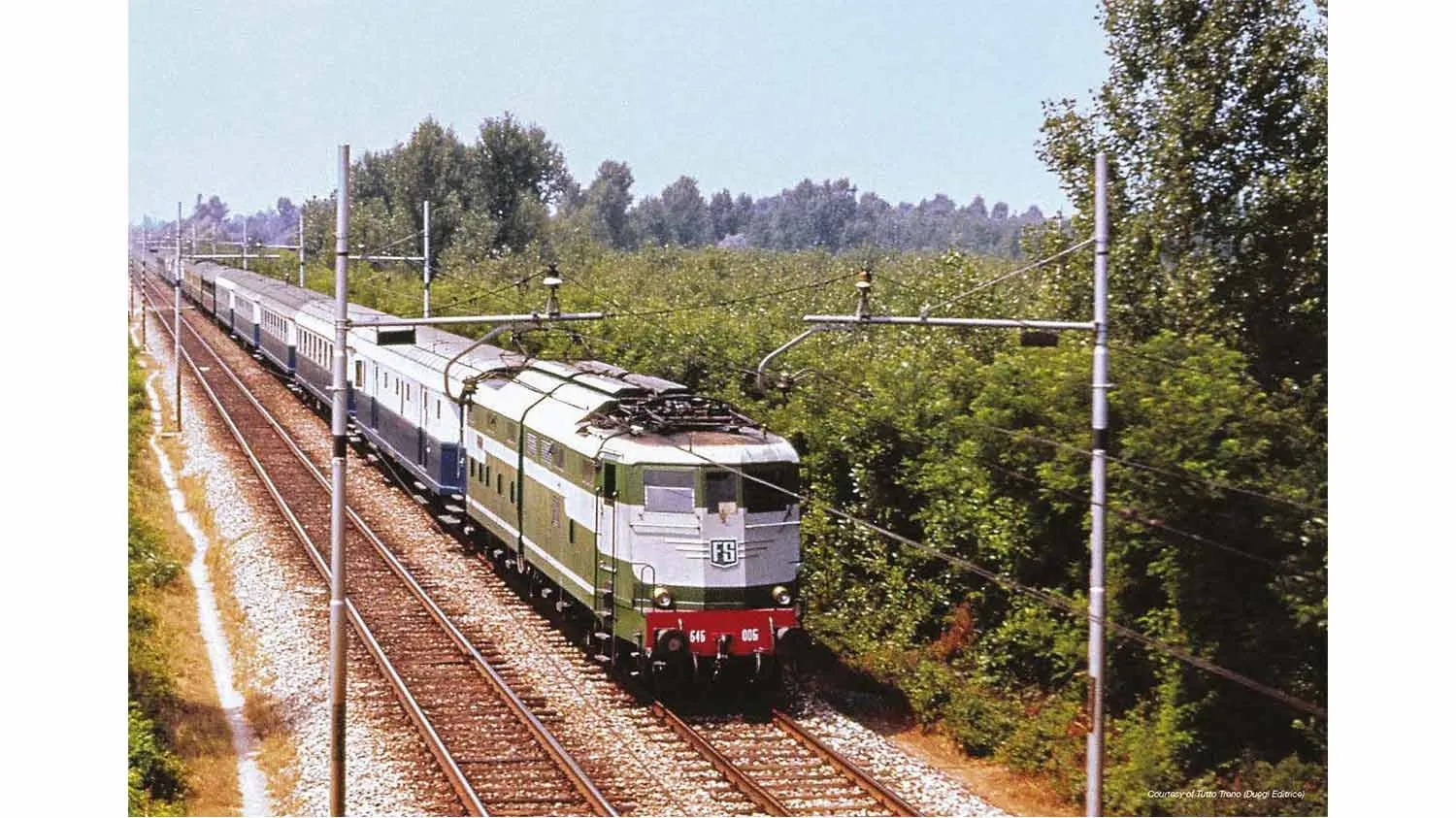 Rivarossi (H0 1:87) FS, schneller Zug Å¡Treno AzzurroËœ, von einem Mail-GepÃ¤ck van Typ 49, Typ 2. Klasse 59, zwei der 1. Klasse Typ 59 in der blauen und hellblauen Lackierung, Periode III zusammengesetzt gesetzt