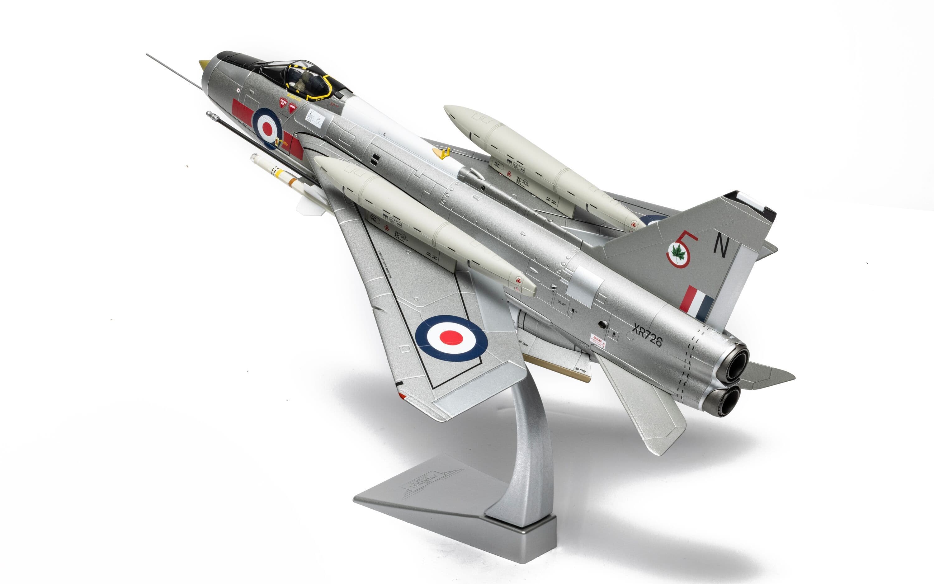 English Electric Lightning F.6 - RAF No. 5 Sqn - RAF Leconfield