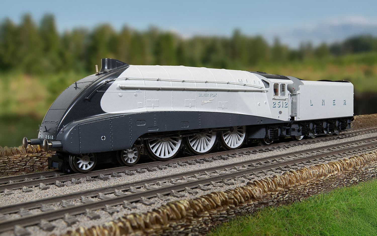 Hornby Dublo: LNER - Class A4 - 2512 'Silver Fox' (Silver Jubilee Collection)