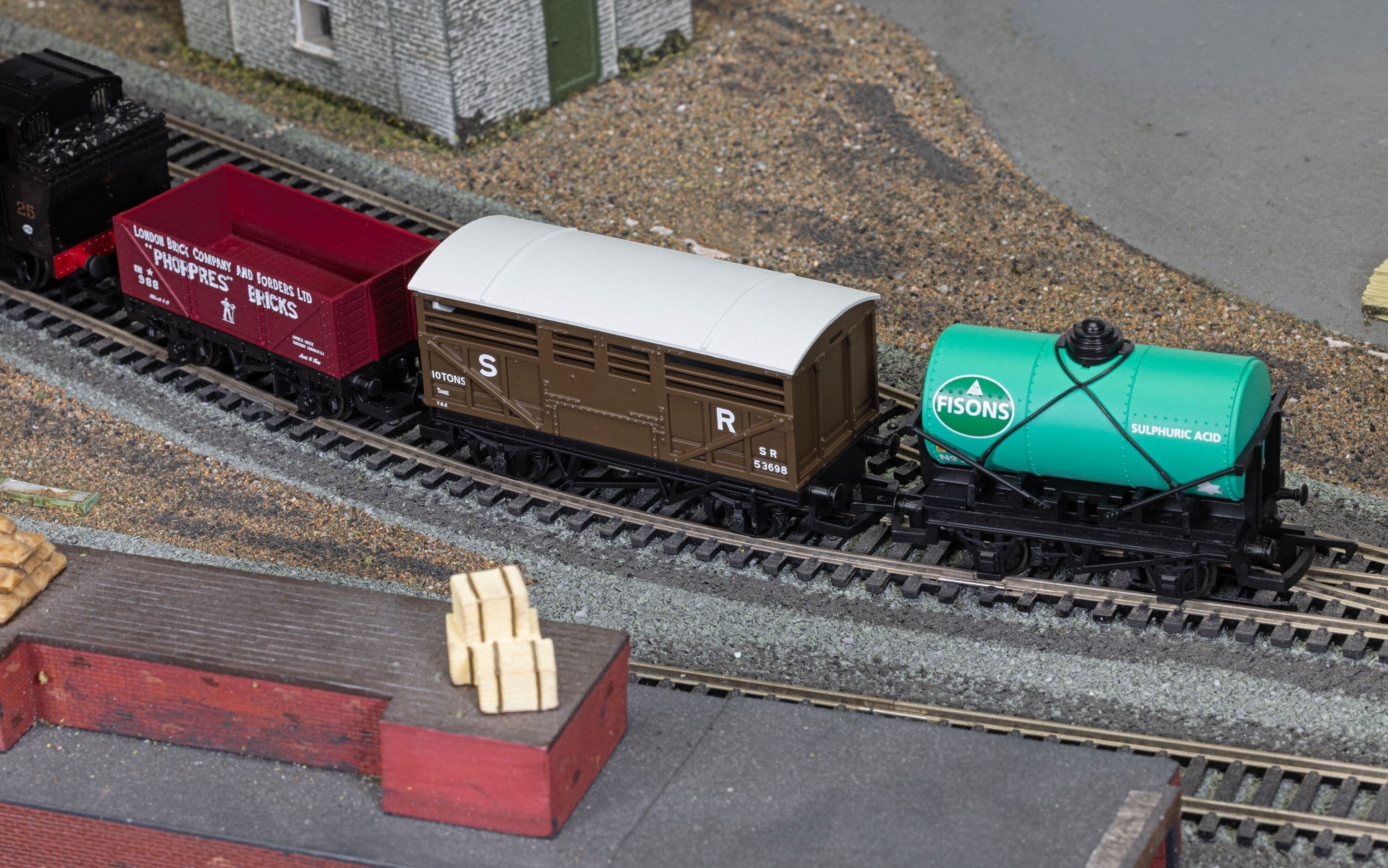 RailRoad: 12T, Plank &amp; Cattle Wagon - Triple Pack