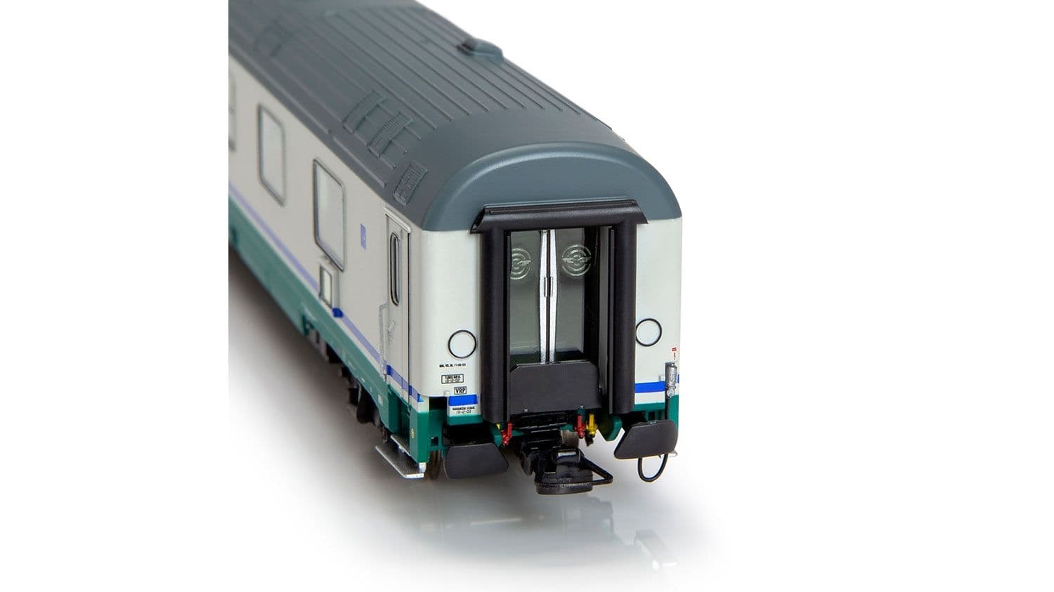 FS, set of 4 Gran Confort Coach 85 88 series in XMPR livery with restaurant coach 87 series with ribbed roof with second logo type, period Vb