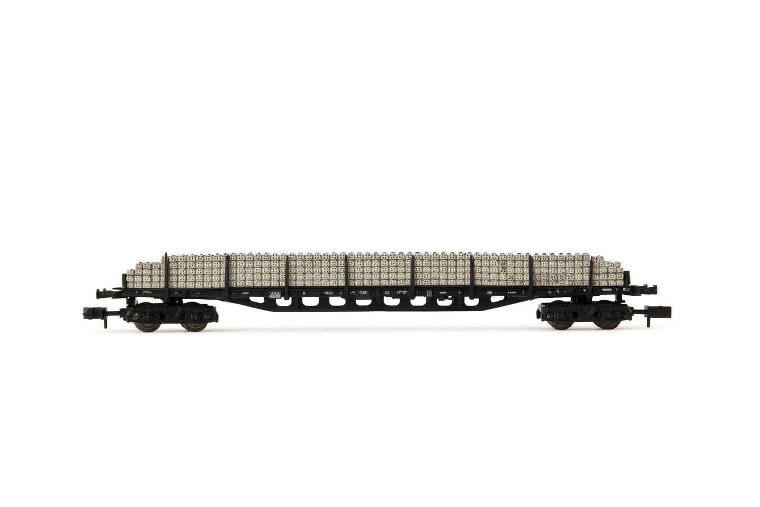DB, 4-axle flat wagon with stakes Sgjs 716, black livery, loaded with concrete sleepers, period IV