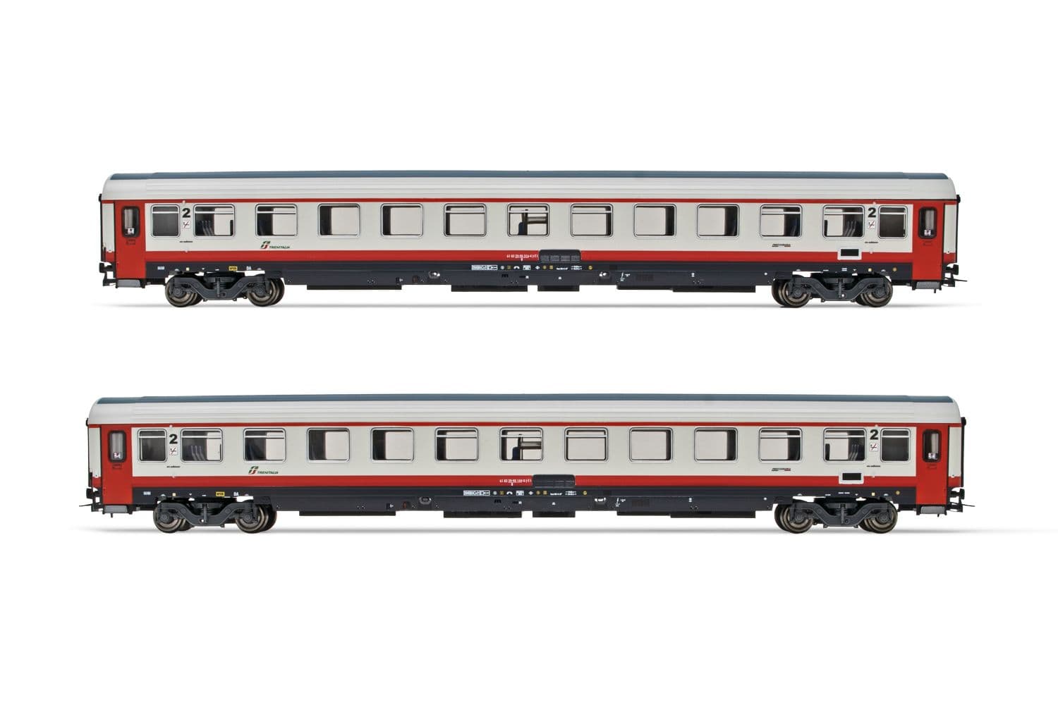 FS, 2-tlg. Set 2. Klasse Reisezugwagen UIC-Z1 „Progetto 901” in „Frecciabianca”-Lackierung mit roten Einstiesturen, Ep. VI