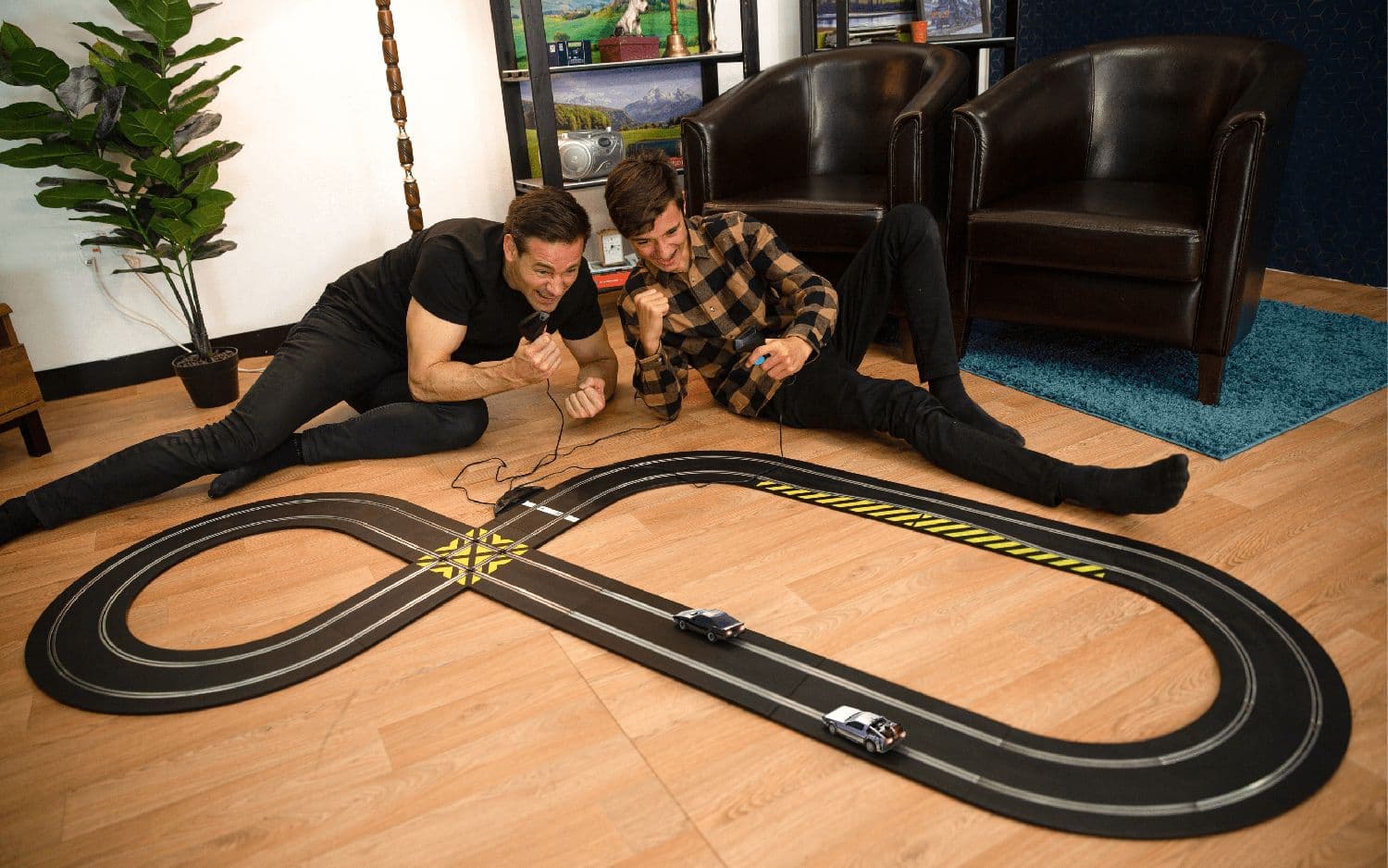 Scalextric Back to the Future vs Knight Rider Retro Race Set (EU Plug)