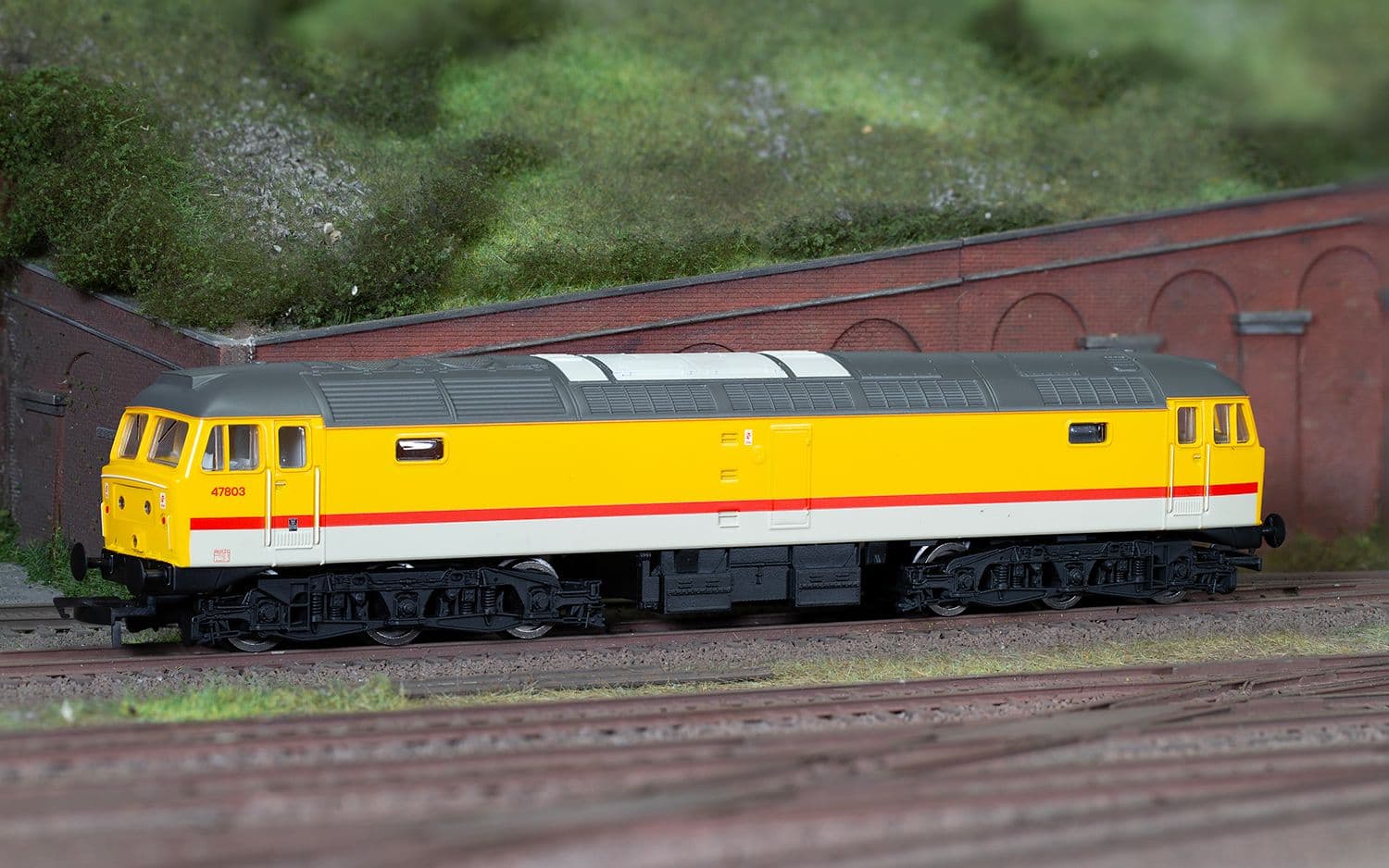 RailRoad Plus BR Infrastructure, Class 47, Co-Co, 47803 - Era 8